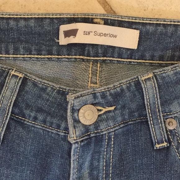 Levi’s Superlow 518 Lightwash Flare Jeans - Picture 4 of 5